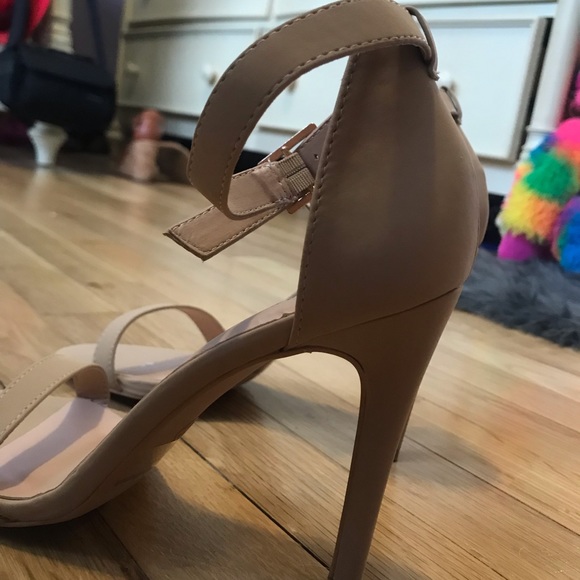 Fashion nova heels- NEVER WORN - Picture 3 of 3